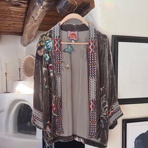 Johnny Was Embroidered Kimono. Mocha Velvet. Size Medium.